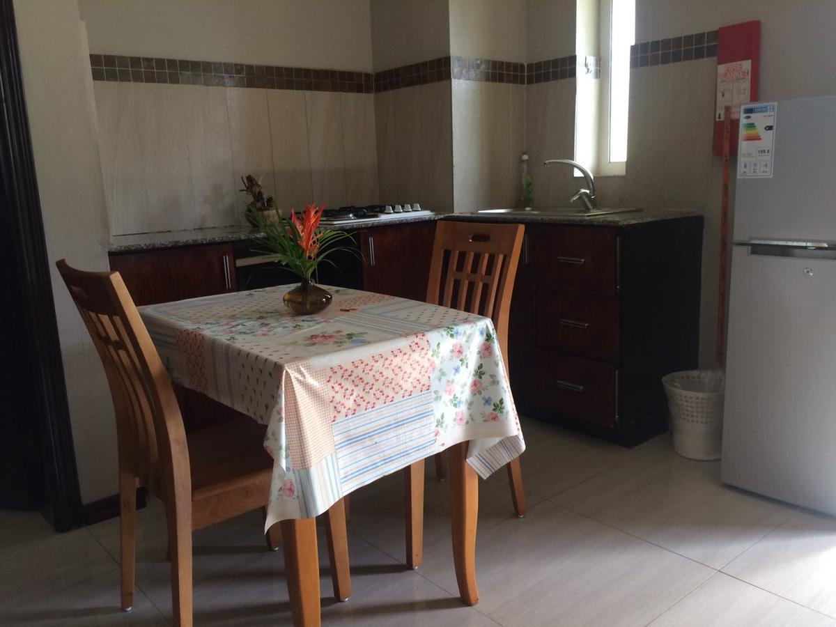 Villa Narmada Гранд Байе Екстериор снимка